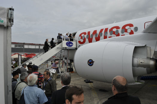 Bombardier presents the CS100 aircraft in SWISS livery at the Paris Air Show. 