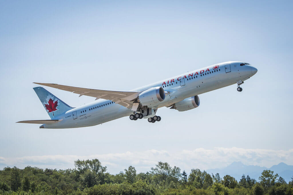 Air Canada 787-9 Dreamliner in flight.