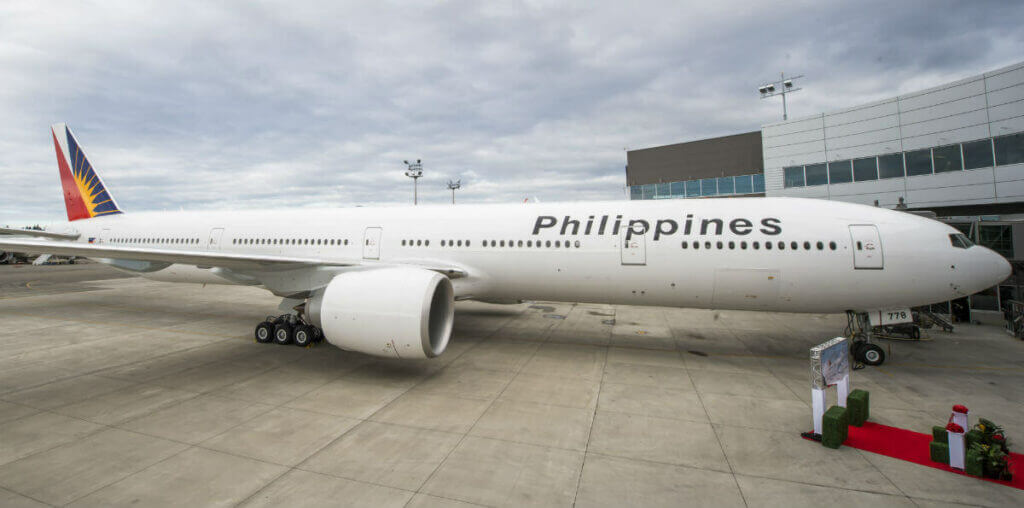 フィリピン航空Boeing777-300ER Boeing, Intrepid Aviation celebrate delivery of milestone 777