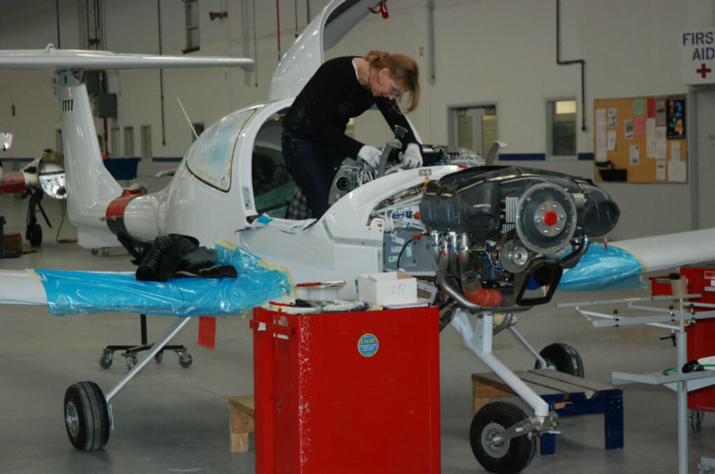 Diamond's London factory is expected to grow from 150 people to between 200 and 300 people in the next 12 to 18 months. Production of the DA40 (shown here) will be relocated to Canada. Kenneth I. Swartz Photo