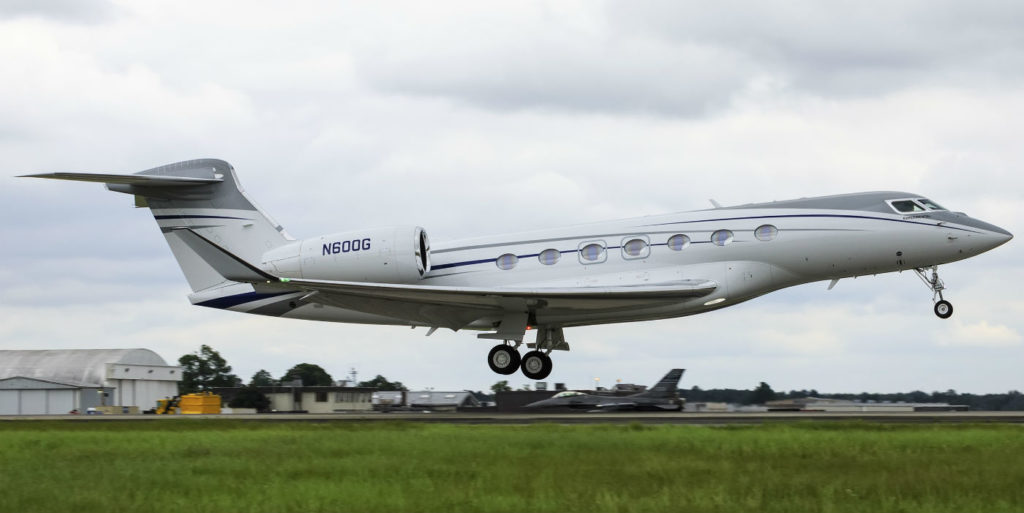 The first G600 production aircraft takes off on its first flight. Gulfstream Photo