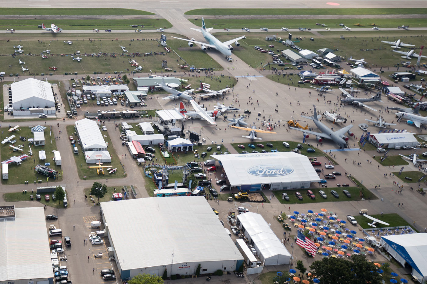 Rare British aircraft among classic jets coming to EAA Airventure ...