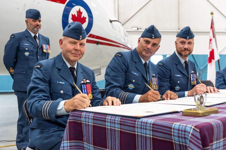 412 Transport Squadron welcomes new commanding officer - Skies Mag