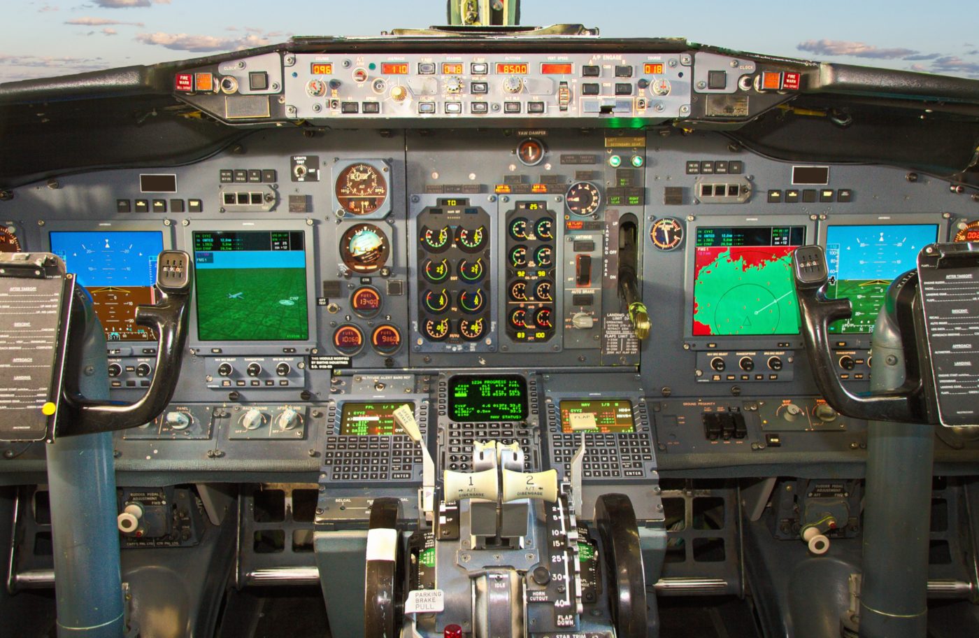 737 300 Cockpit