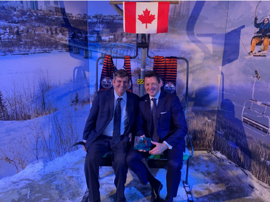 EIA president and CEO Tom Ruth (left) with KLM CEO Pieter Elbers in the Edmonton-Jasper Tourism booth in Amsterdam at the KLM global celebration. EIA Photo
