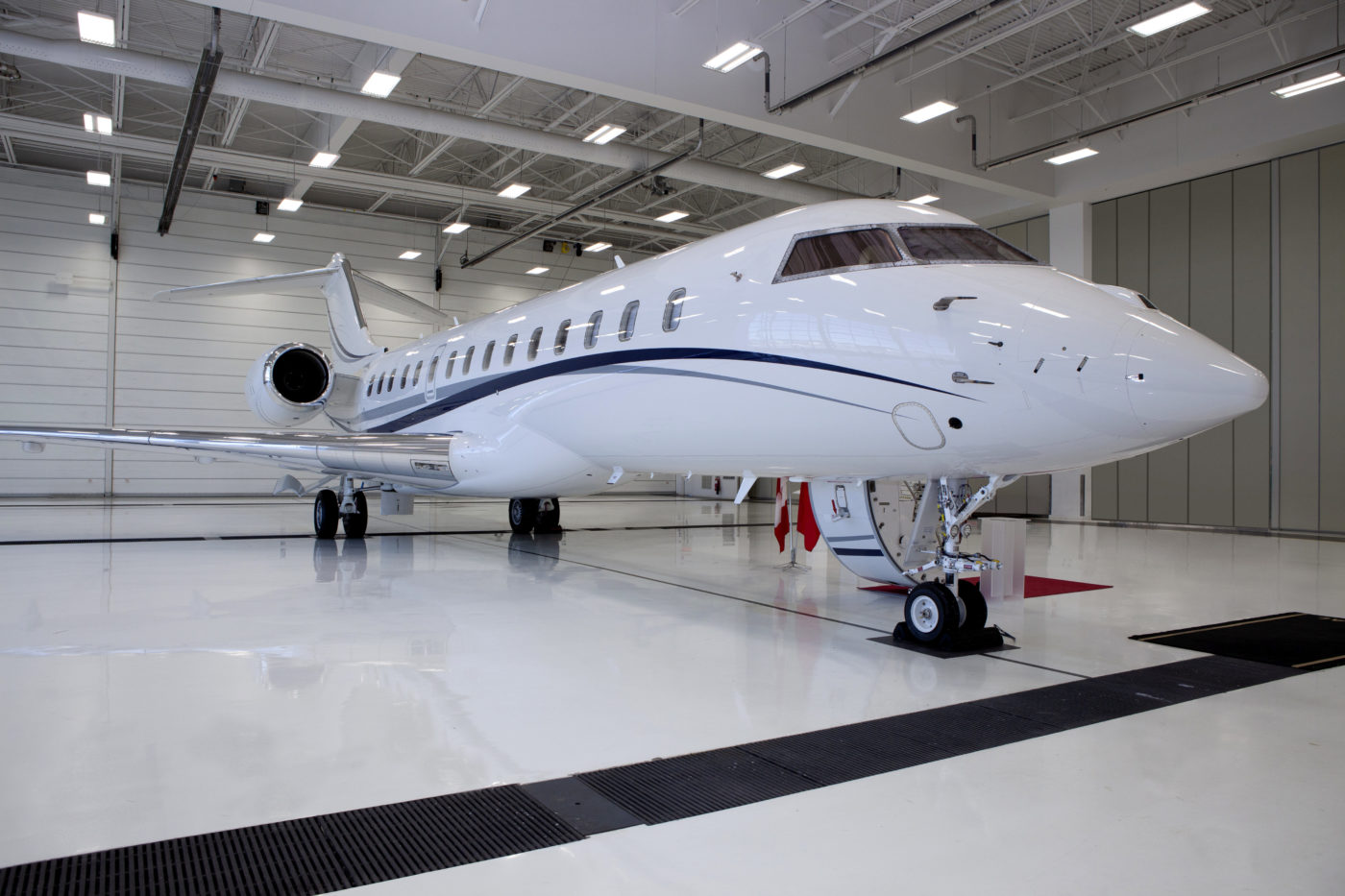 Bombardier Delivers First Global 6500 - Skies Mag