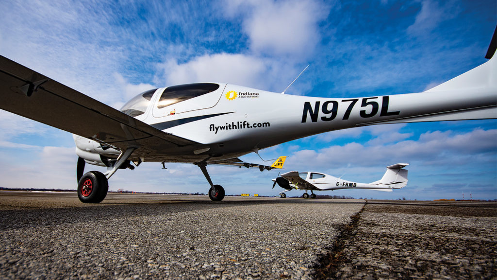 The DA40 NG has a beefier ramp presence than its older Lycoming-powered cousin. The landing gear is obviously more substantial, and the tail of the airplane sits much higher.