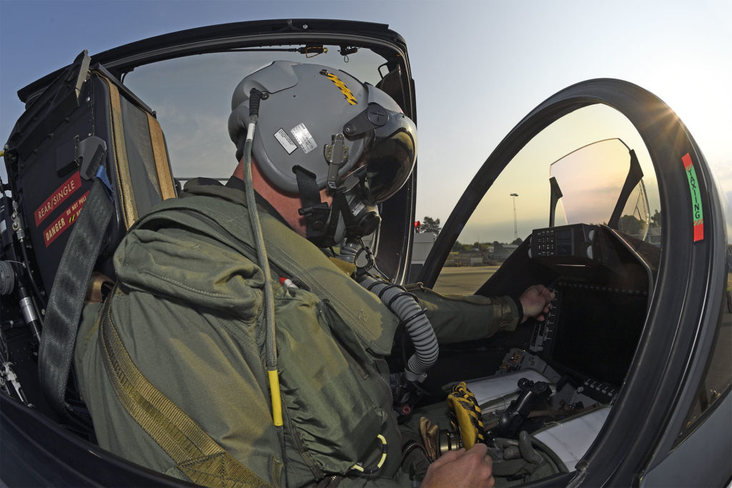 Czech Air Force pilot reaches 2000 flight hours in Gripen