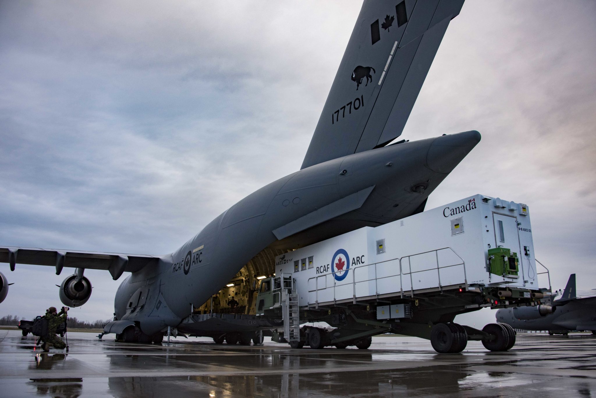 RCAF Biocontainment System Helping Transport Manitoba COVID Patients ...