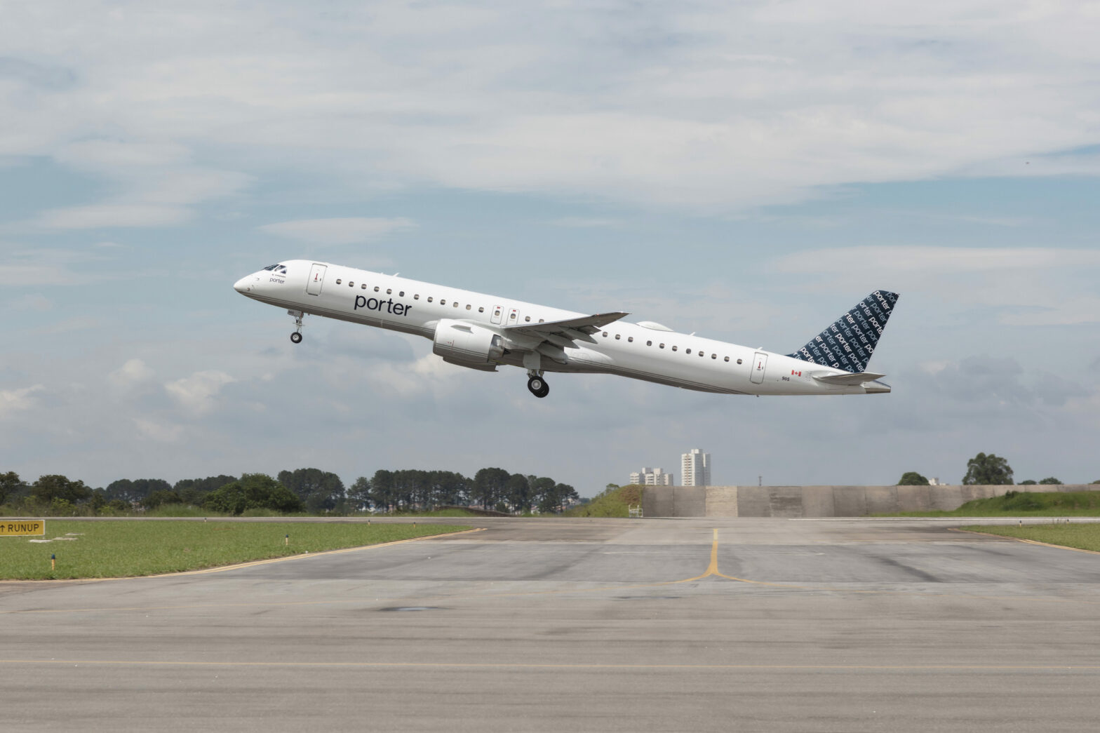 Porter Airlines Takes Delivery Of First 2 E195-E2s From Embraer - Skies Mag