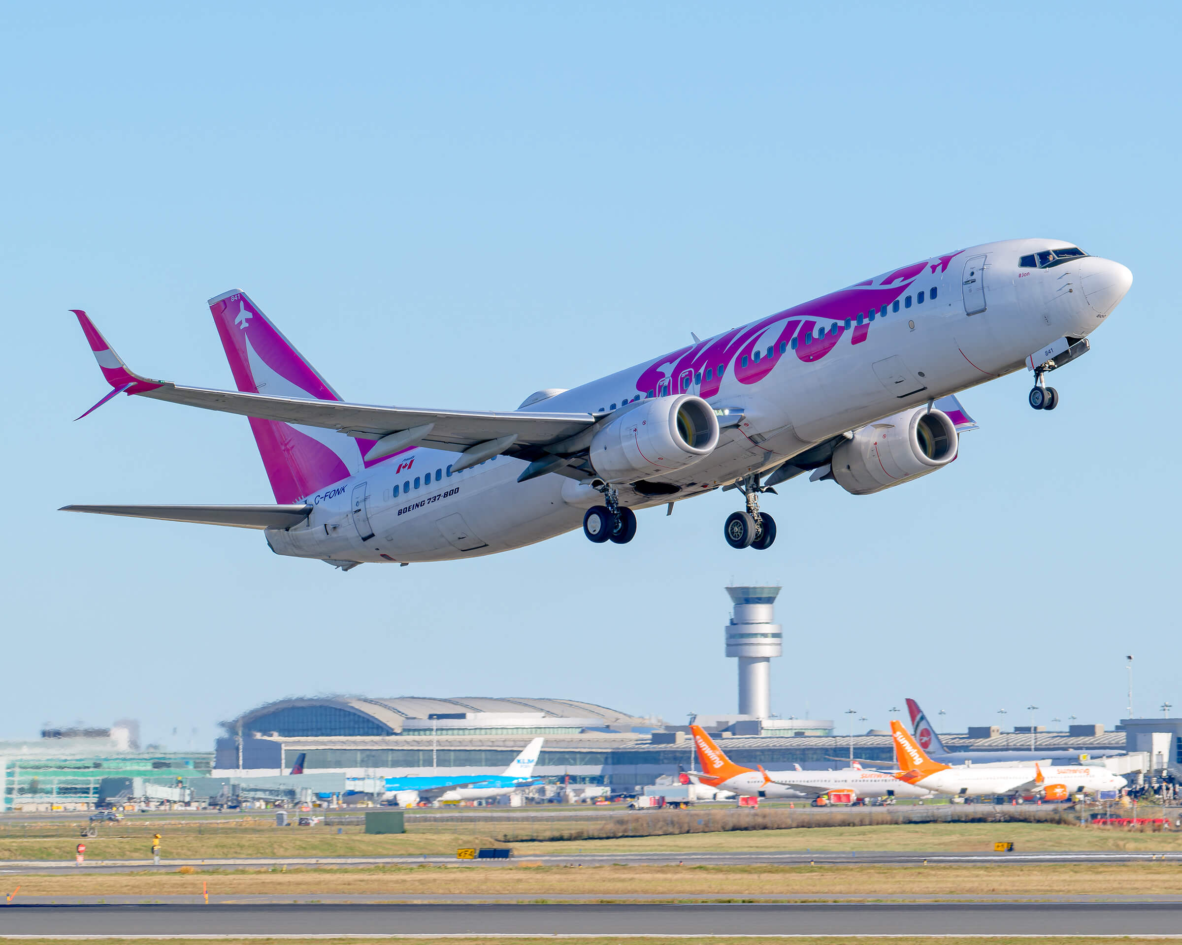 Canadian Low Cost Airline SWOOP Ends Operations, All Flights