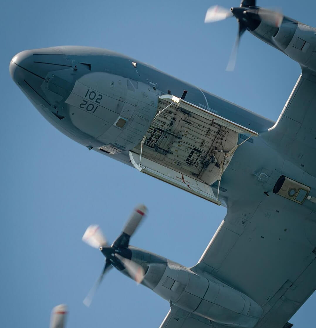 CP-140 Aurora with the bomb bay open during its demonstration at the Canadian Forces Maritime Experimental Test Range (CFMETR) Open House back in 2009. Tagged on Instagram by hazers_flightline
