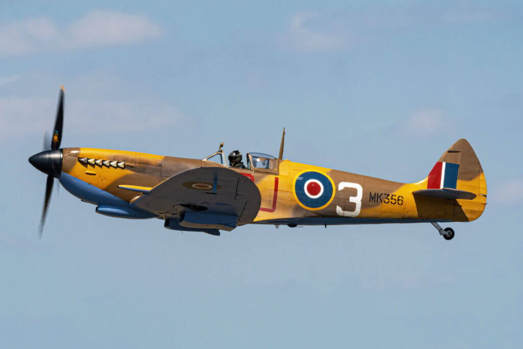 A World War II-era Spitfire fighter plane crashed in a field in England ...